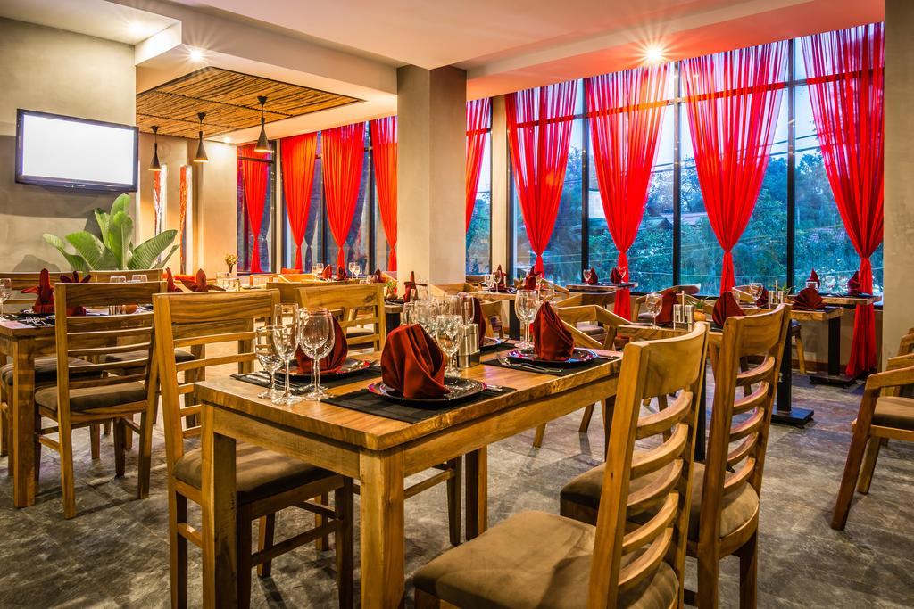 Diamond Palace Resort & Sky Bar 金边 外观 照片