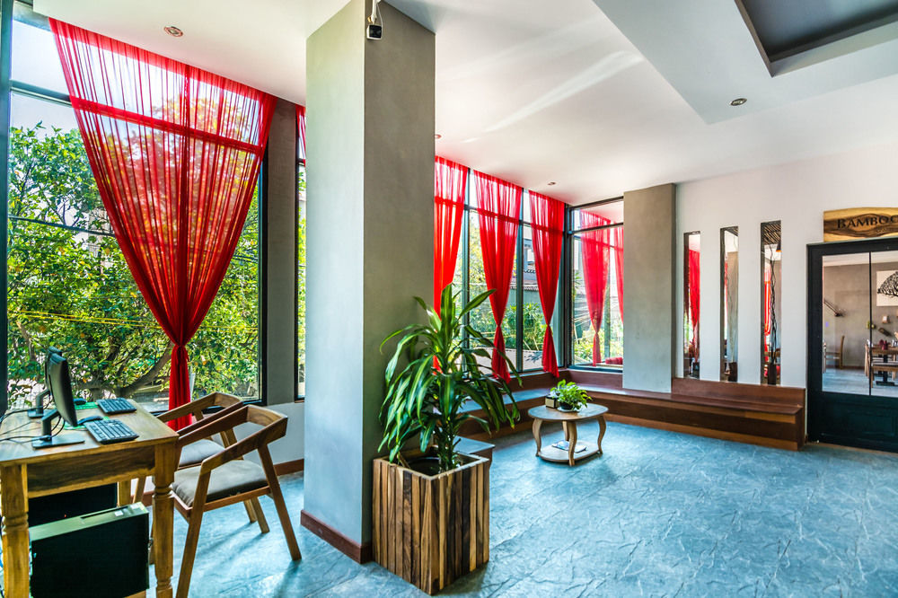 Diamond Palace Resort & Sky Bar 金边 外观 照片