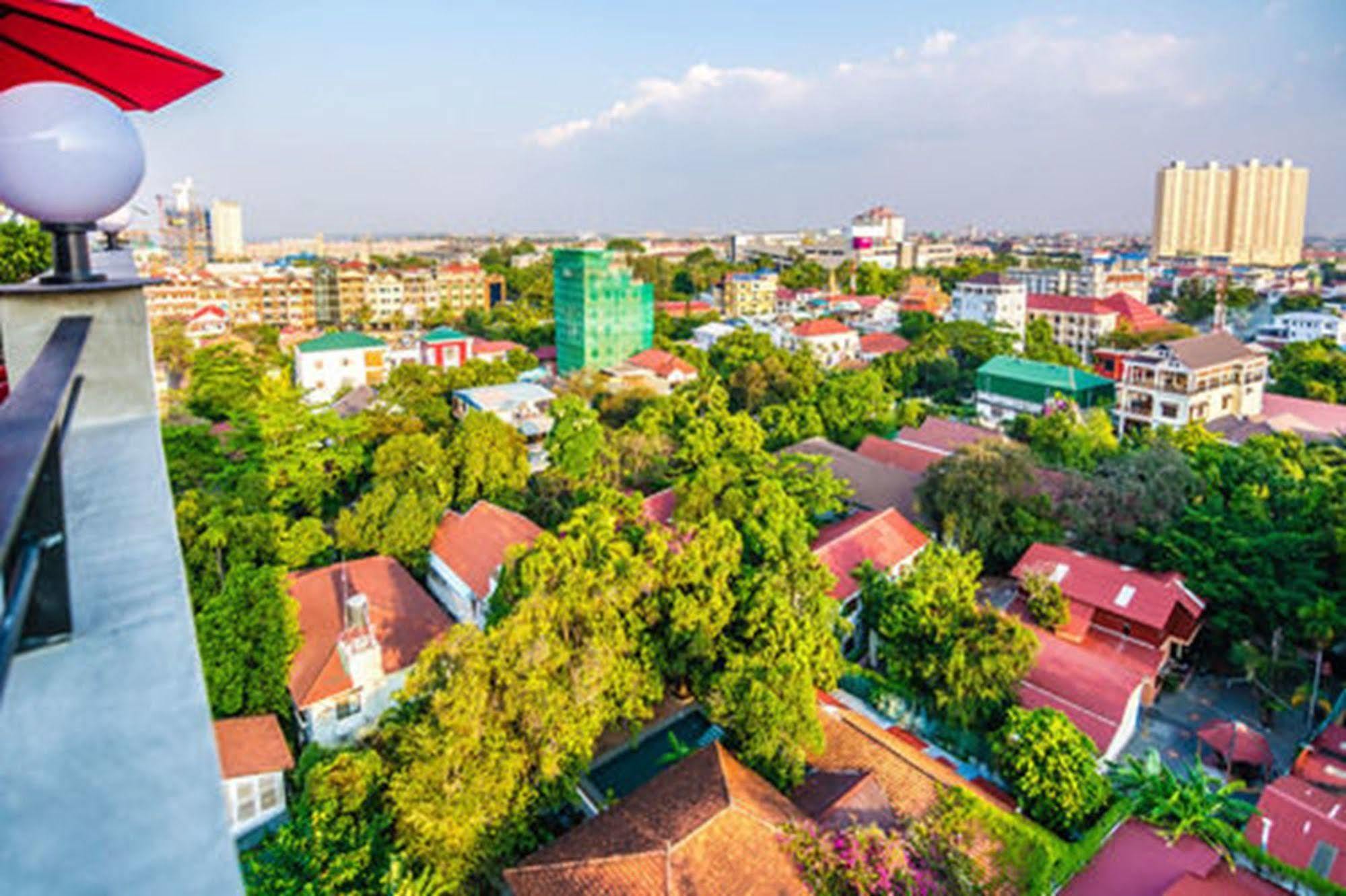 Diamond Palace Resort & Sky Bar 金边 外观 照片
