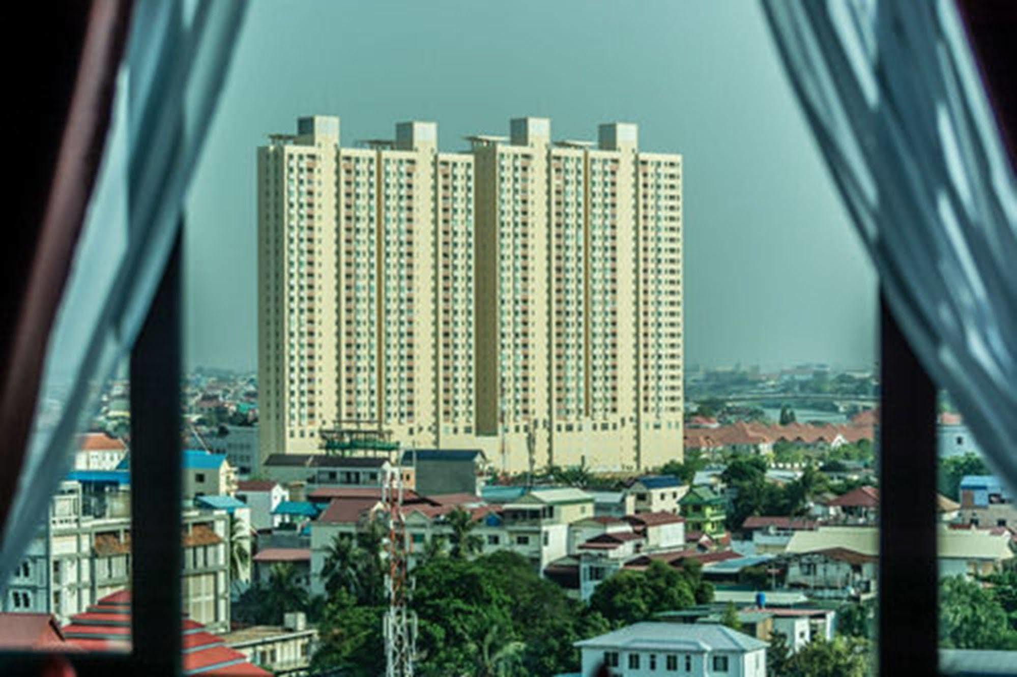 Diamond Palace Resort & Sky Bar 金边 外观 照片