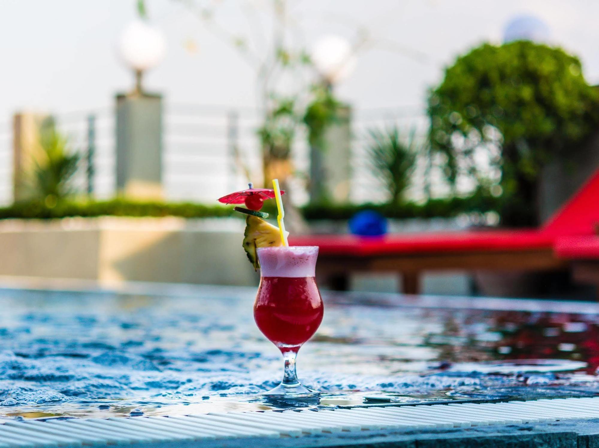 Diamond Palace Resort & Sky Bar 金边 外观 照片