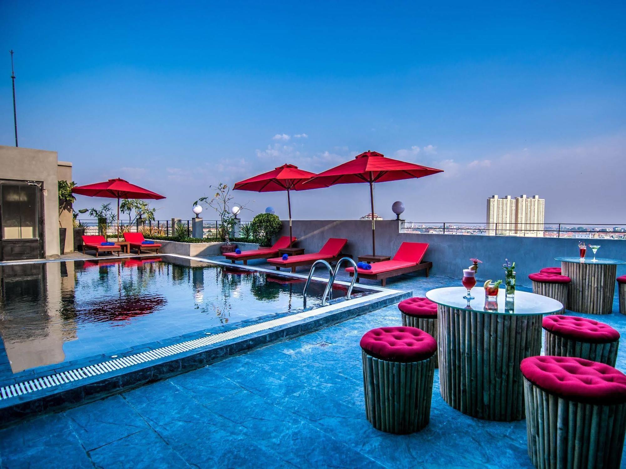 Diamond Palace Resort & Sky Bar 金边 外观 照片