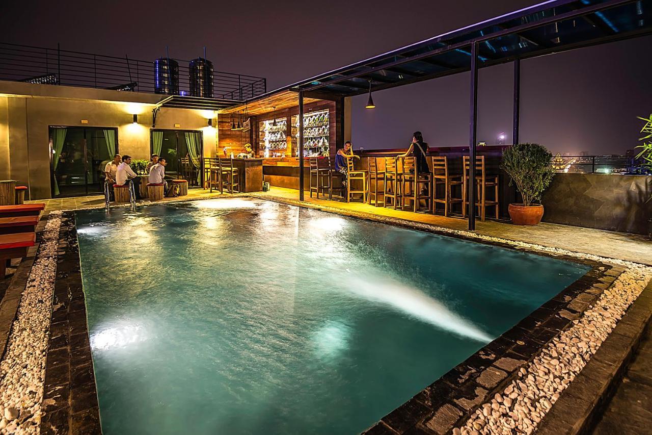 Diamond Palace Resort & Sky Bar 金边 外观 照片